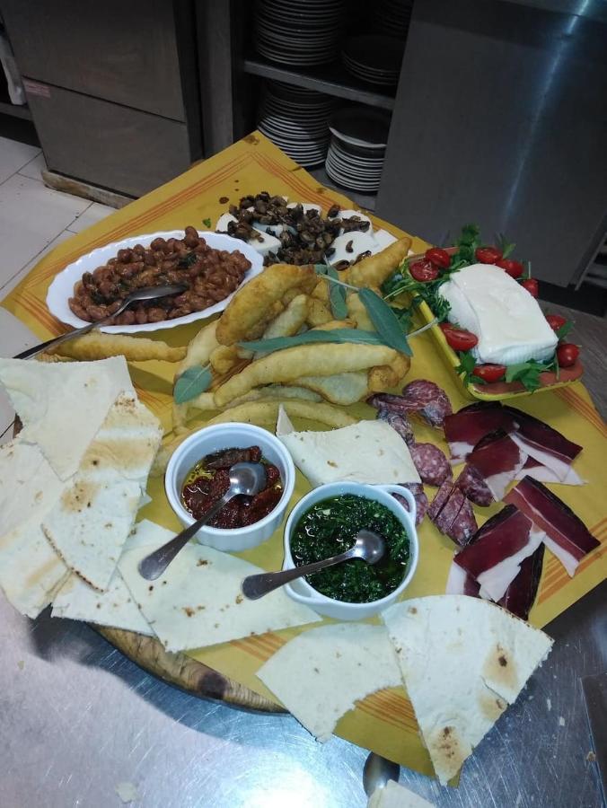Locanda Ristorante Pizzeria Da Gigino Corniolo  Buitenkant foto