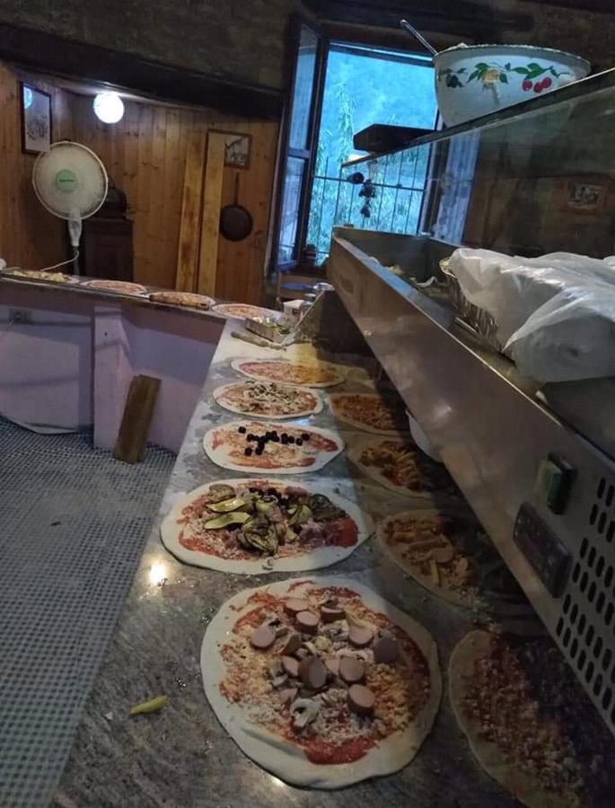 Locanda Ristorante Pizzeria Da Gigino Corniolo  Buitenkant foto